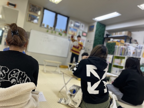 GRES高等学院の授業はみんな積極的( ´θ`)