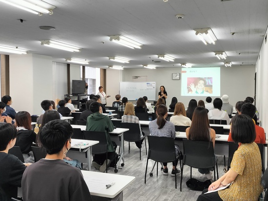 特別活動 「メディアリテラシー講座」 が開催されました。